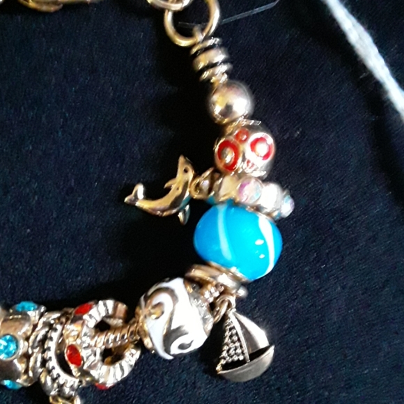 COASTAL CHARM BRACELET - Picture 2 of 7